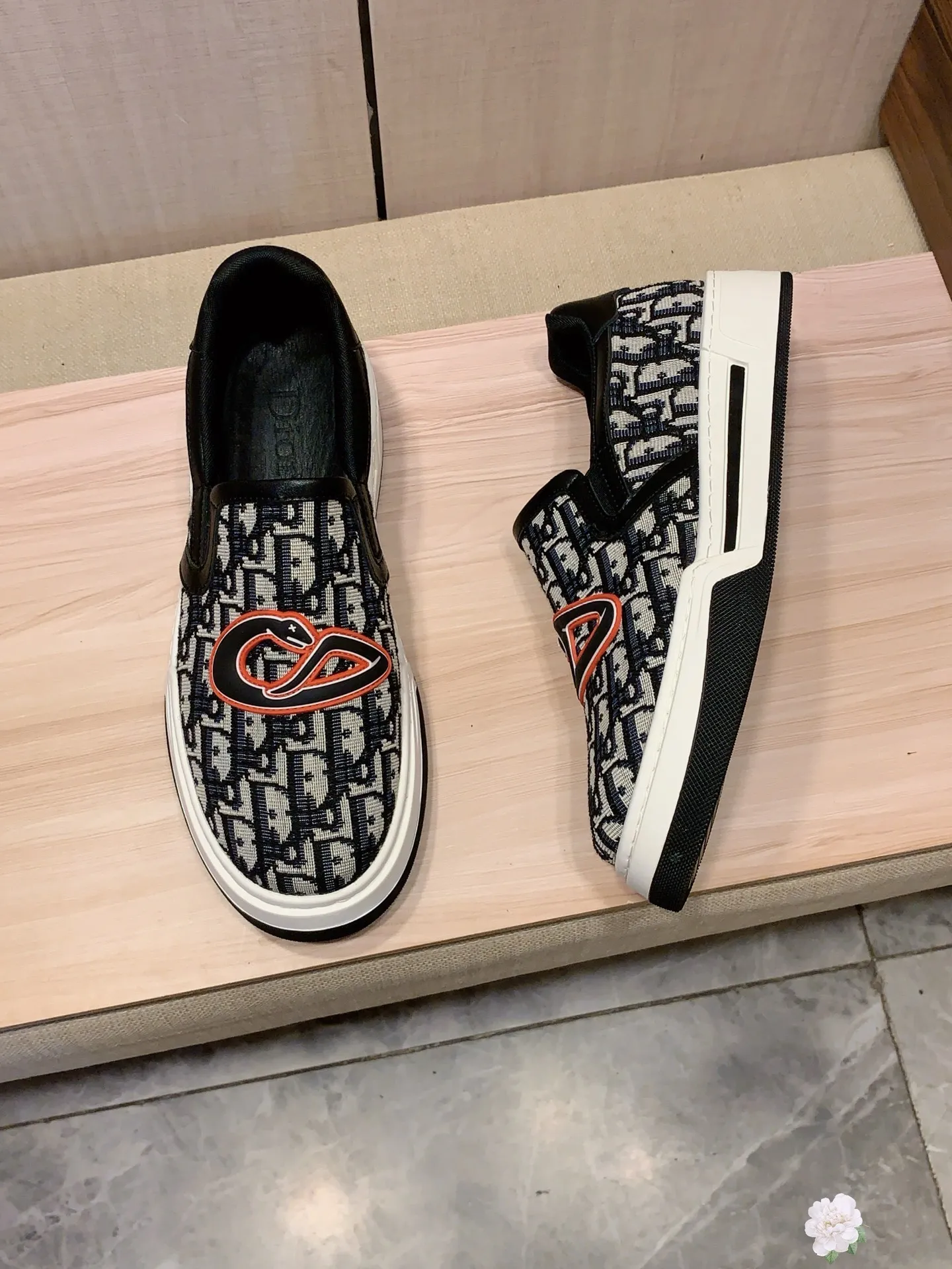 Men's men's shoes💰400💰💰🎩🎩[Lightning][Lightning] "Dior DIOR*" The latest • popular casual shoes, top brand [seduce] luxury ~ purchasing agency, top ~ quality. [Strong] The upper is made of imported breathable cowhide with fabric material ➕ Breathable sheepskin feet (•) and fine workmanship. The original stylish and stylish soft rubber wear-resistant and non-slip outsole is light and comfortable on the feet. The real thing looks better when photographed in person. Code 111: Code: 38-44, 2️⃣colors selected